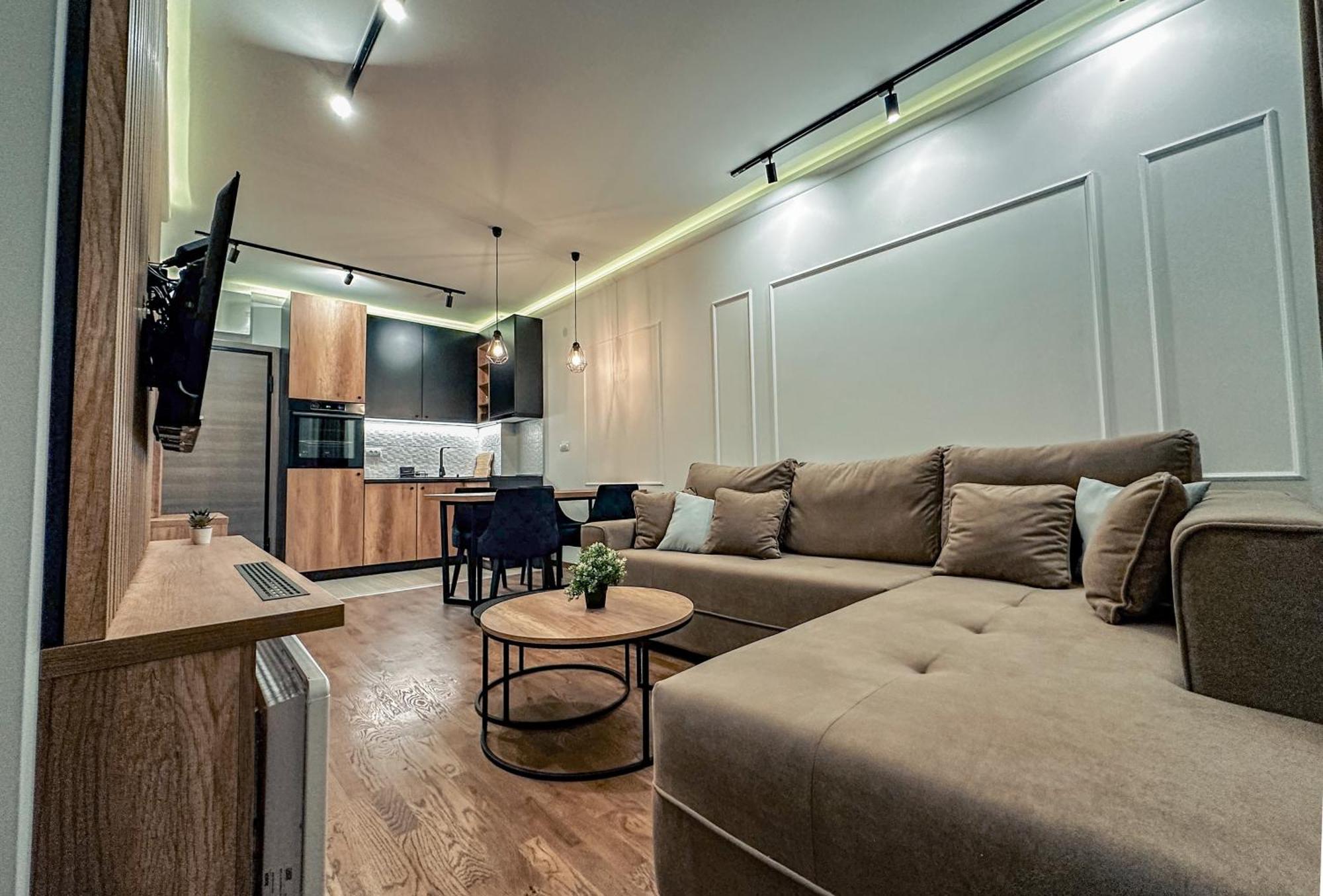 Blackland Apartment *