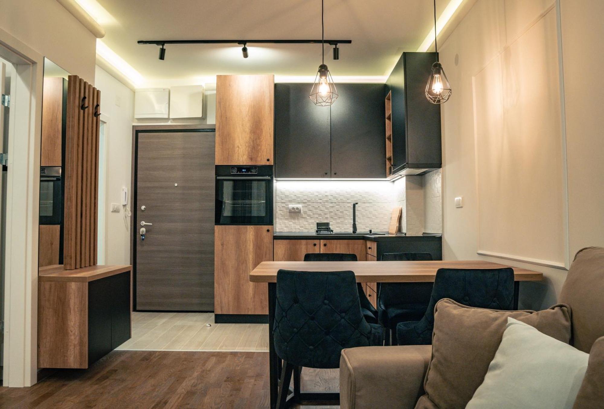 Blackland Apartment *